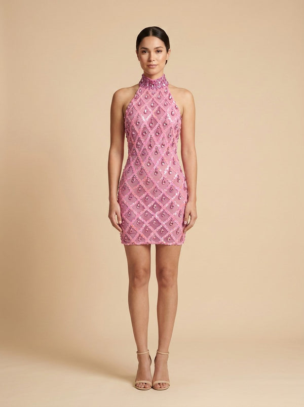 Peonía · Vestido mini rosa de malla con lentejuelas en rombos y cuello alto