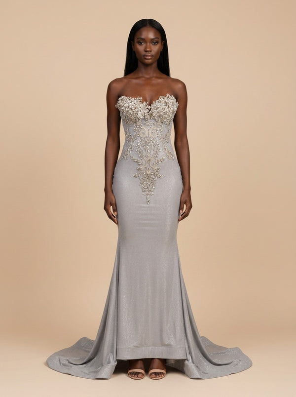 Safira · Vestido de noche sirena gris perla sin tirantes con corpiño de cristales