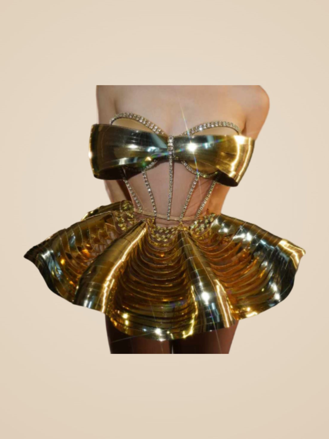 Soleil · Vestido mini dorado con lazo palabra de honor y falda plisada metalizada