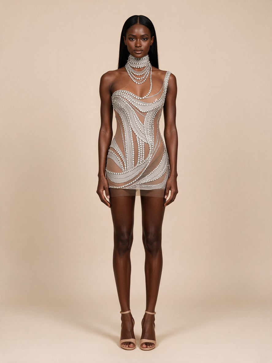 Atenea · Vestido mini de malla nude con espirales de cristal y collar de pedrería