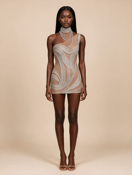 Atenea – Vestido mini de malla nude con espirales de cristal y collar de pedrería – Lentejuelas Couture