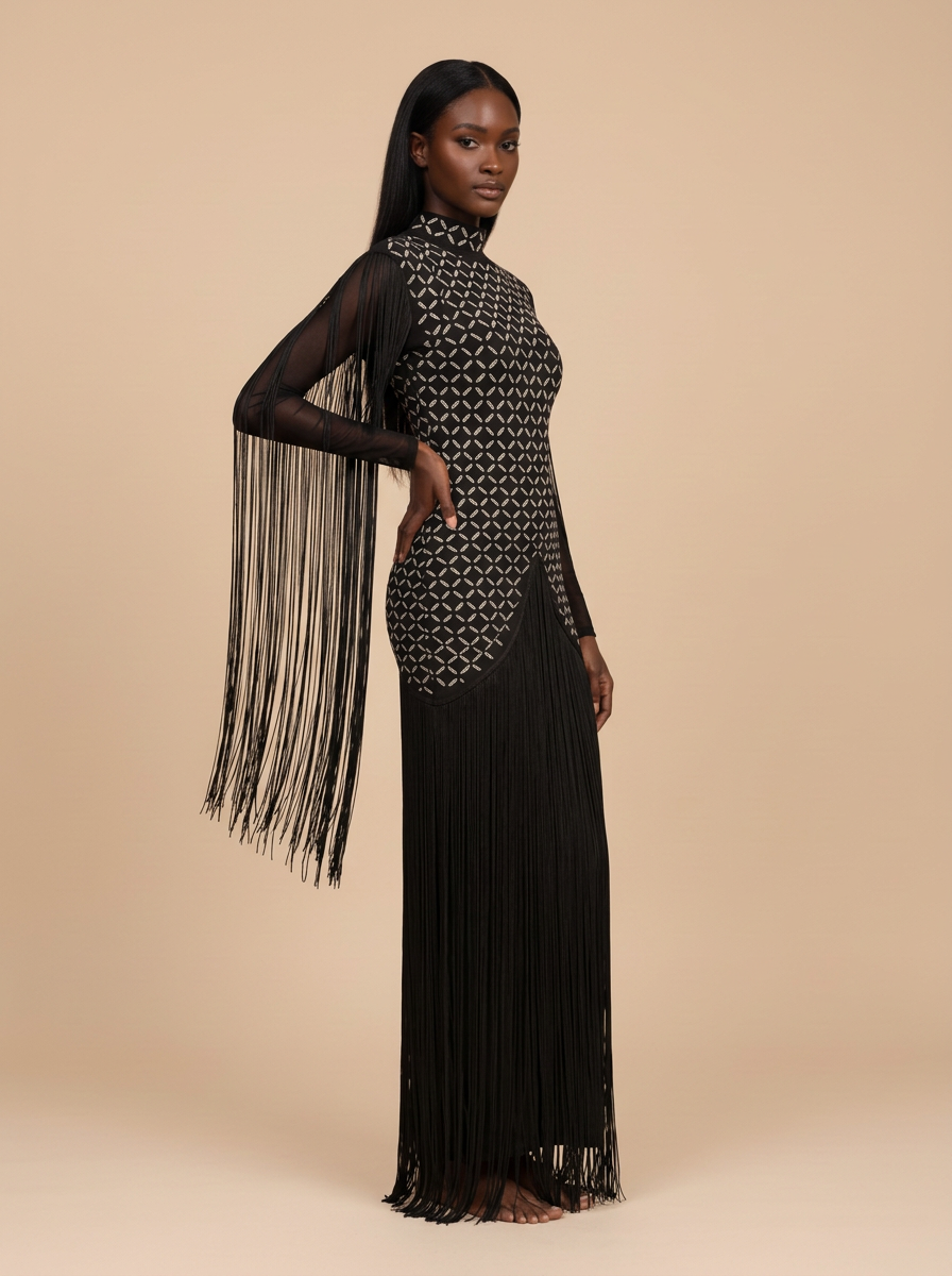 Cleopatra · Vestido midi negro de manga larga con cuello alto y flecos de cristal